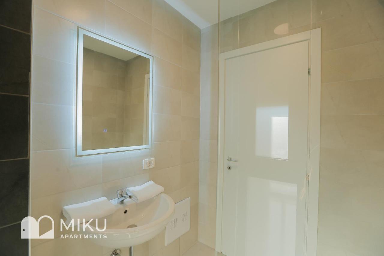 Miku Apartment - Bright 1 Bedroom Apartment At Olympic Residence Tirana Exterior foto