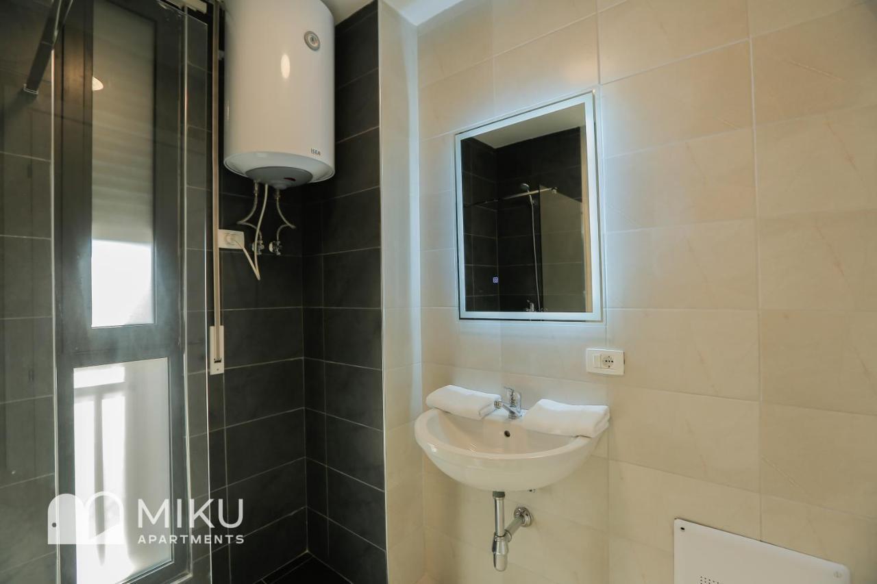 Miku Apartment - Bright 1 Bedroom Apartment At Olympic Residence Tirana Exterior foto