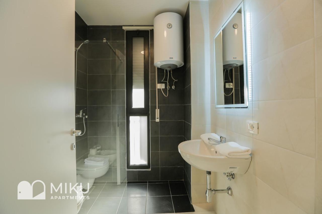 Miku Apartment - Bright 1 Bedroom Apartment At Olympic Residence Tirana Exterior foto